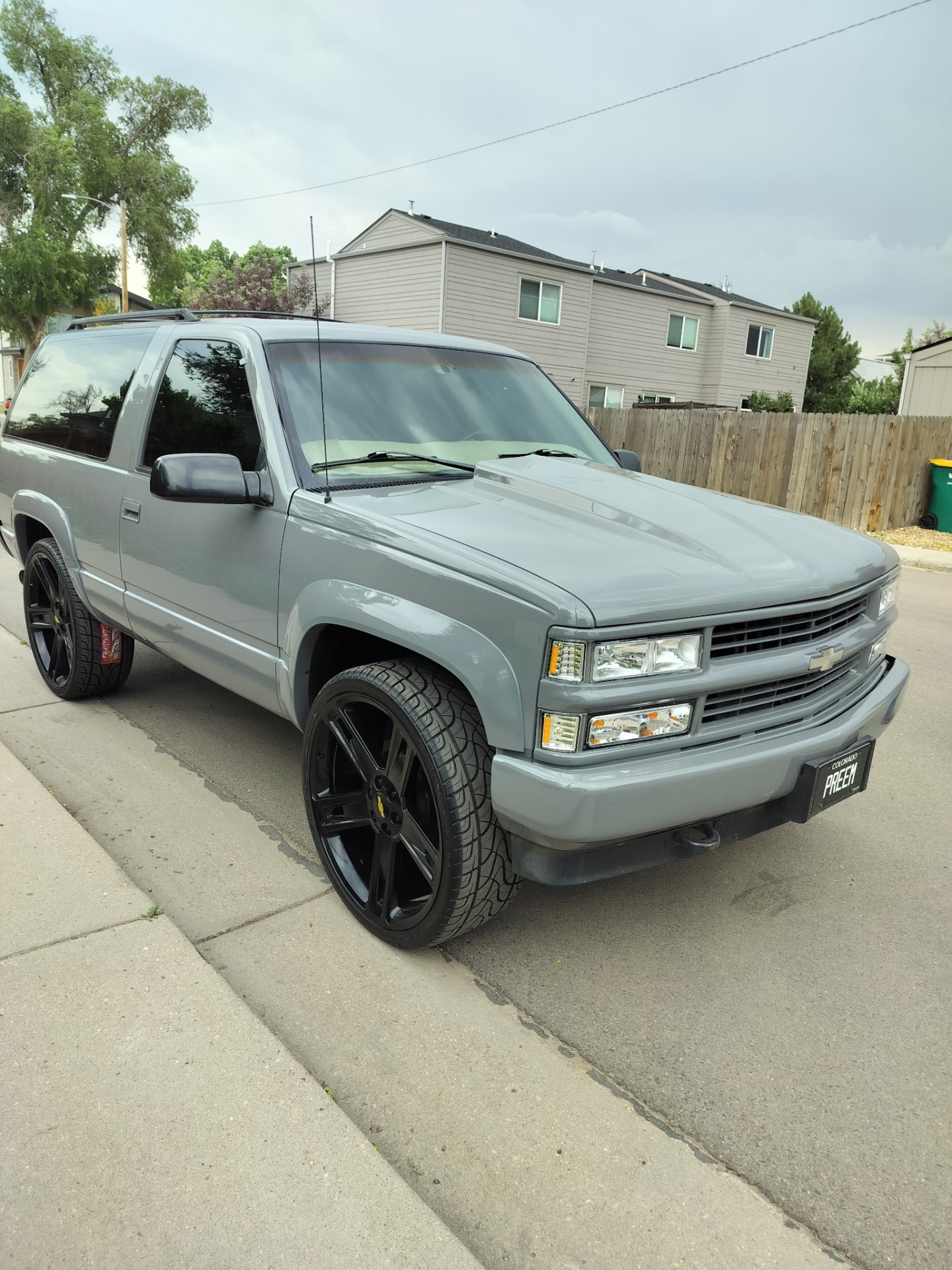 Chevy Tahoe · Nardo Gray Refinish
